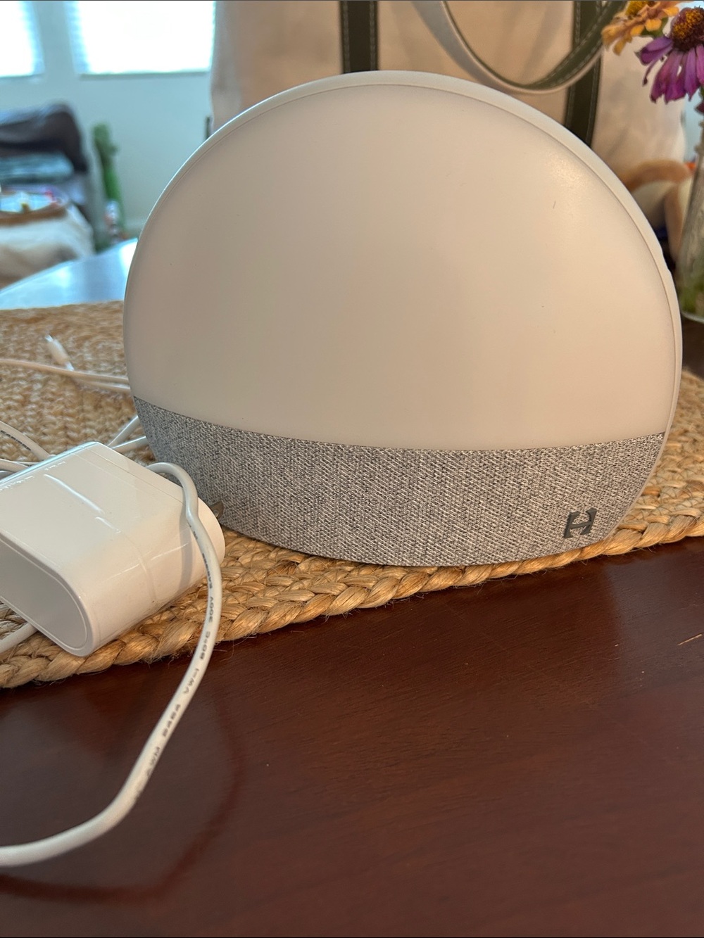 Hatch Sound Machine and Night Light in White and Light Gray